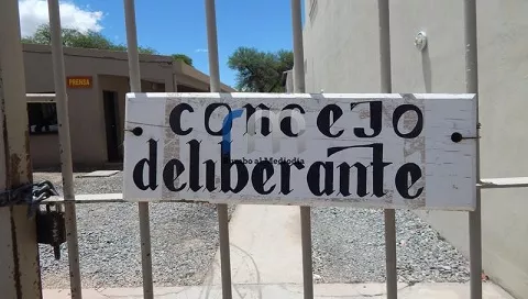 Buscan regular el procedimiento de subastas de autos, motos y máquinas en Cafayate