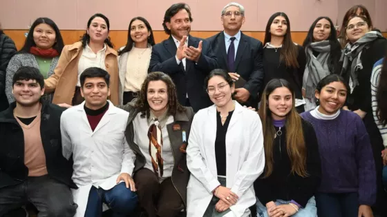 Anunciaron becas para estudiantes de Medicina y una inversión de $2 mil millones para fortalecer las escuelas técnicas