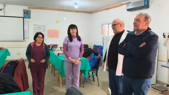 El ministro Mangione supervisó en Apolinario Saravia las acciones de control por el brote de varicela