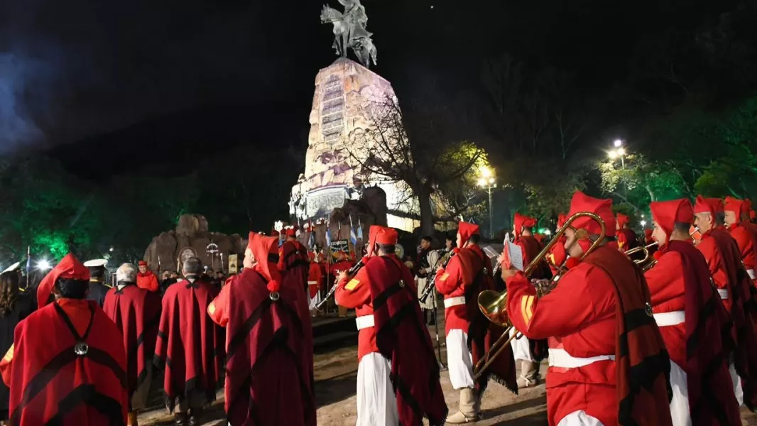 Salta honró a Güemes en la tradicional Guardia bajo las Estrellas