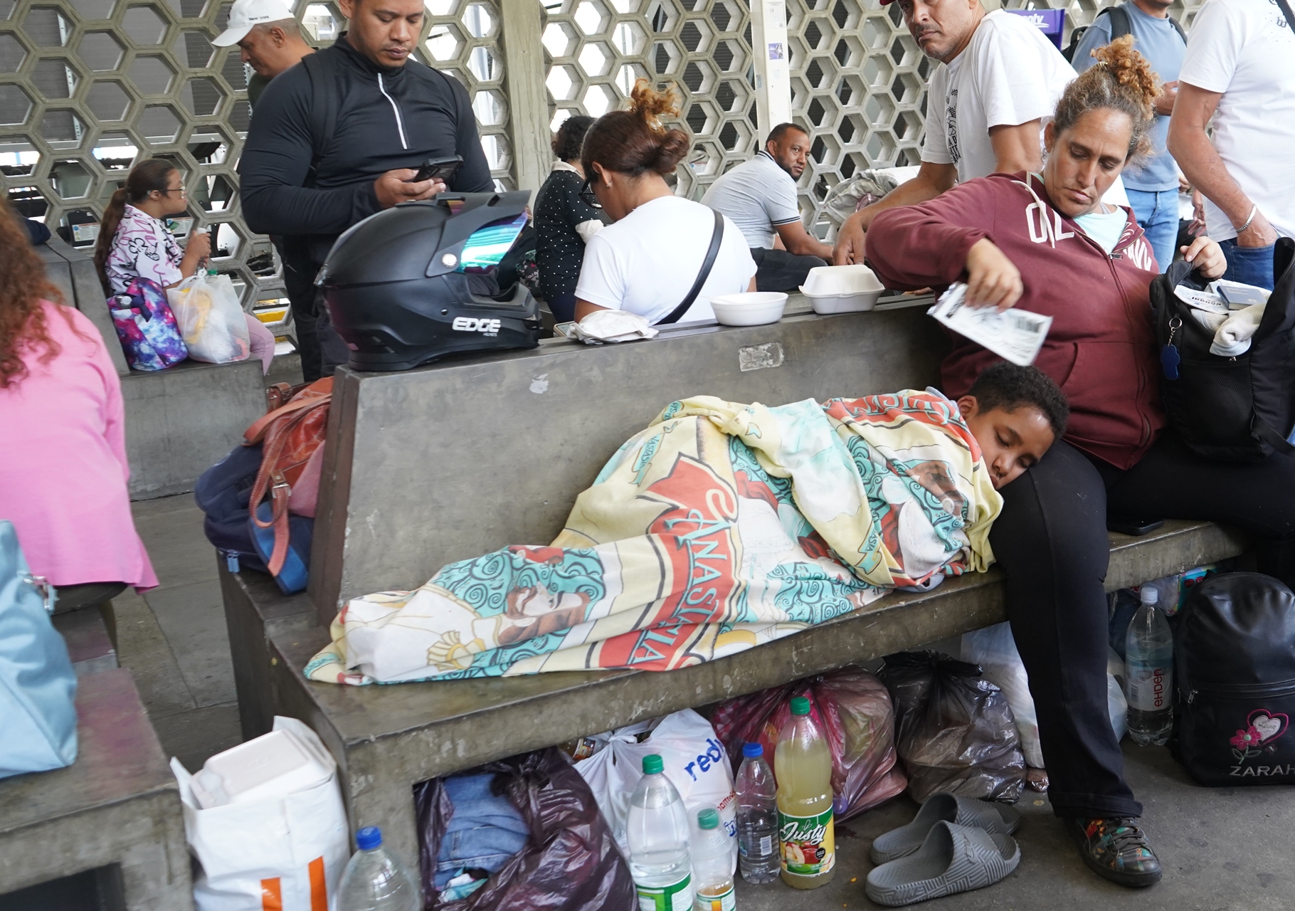 Hospitales de Caracas colapsan por heridos de La Guaira: “Reciben atención con lo mucho o lo poco”